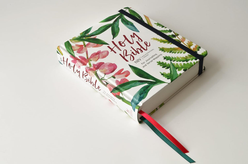 Niv Bible for Journalling and Verse-mapping: Pink, the cover at an angle