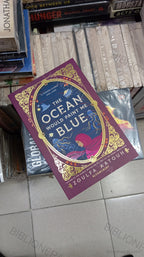 Photoshoot of The Ocean Would Paint Me Blue by Zoulfa Katouh
