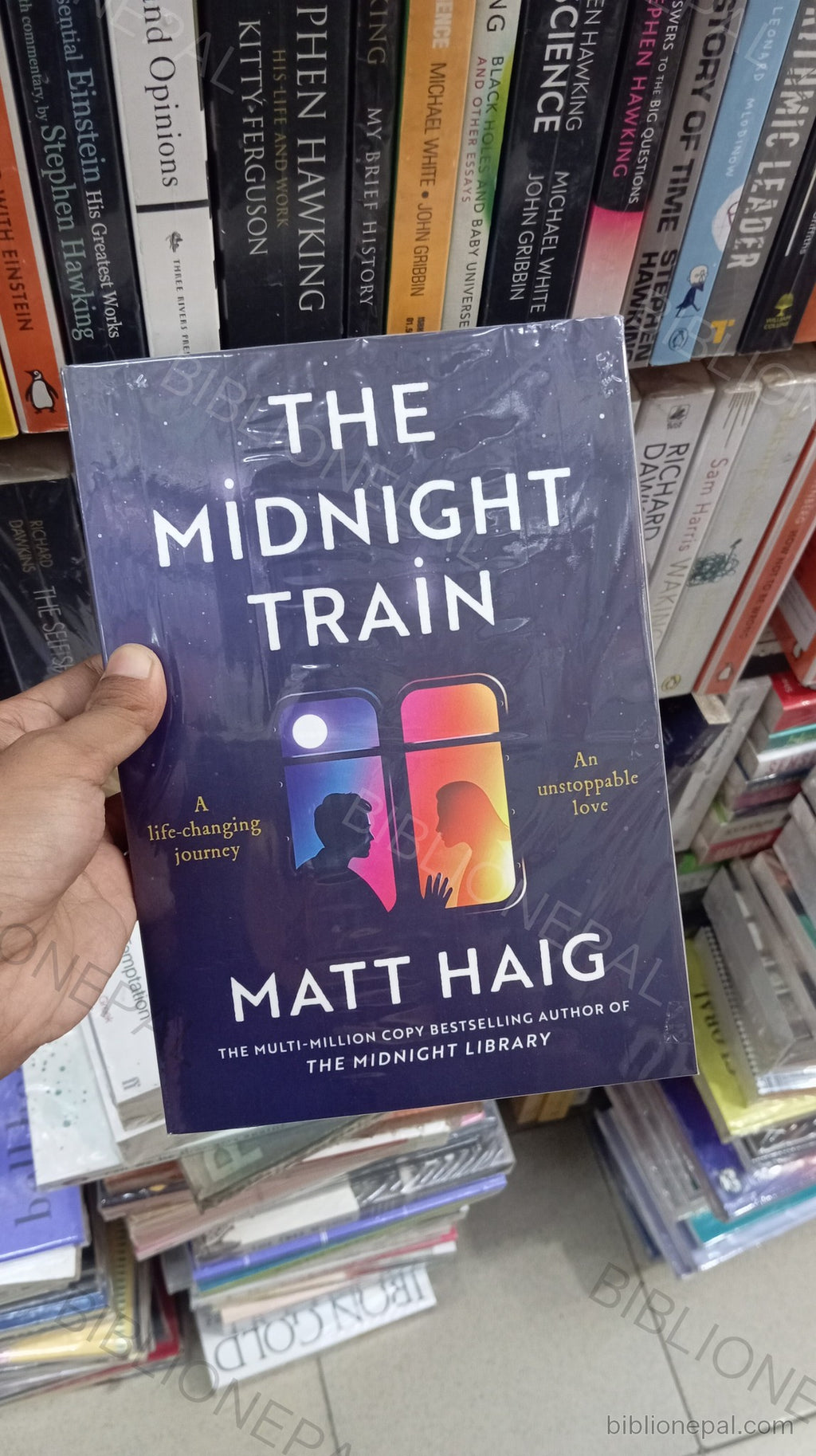 Photoshoot of The midnight train by Matt Haig